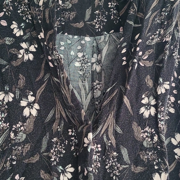 Black short sleeve button up blouse - Picture 3 of 3